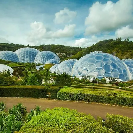 5 Mins From The Eden Project Baybreeze Apartment, Sea Views, Super Kingsize Beds * 세인트오스틀