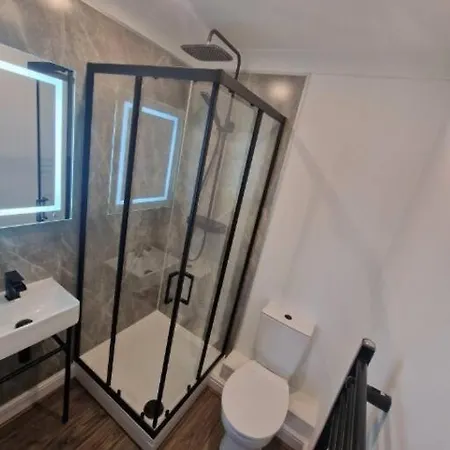 5 Mins From The Eden Project Baybreeze Apartment, Sea Views, Super Kingsize Beds 세인트오스틀