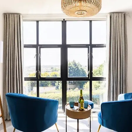 5 Mins From The Eden Project Baybreeze Apartment, Sea Views, Super Kingsize Beds 아파트 세인트오스틀