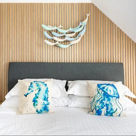 5 Mins From The Eden Project Baybreeze Apartment, Sea Views, Super Kingsize Beds 아파트 *