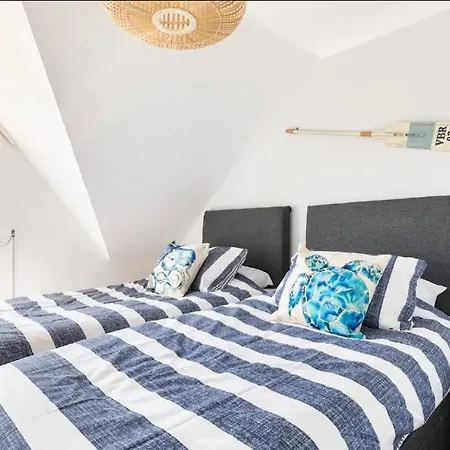 5 Mins From The Eden Project Baybreeze Apartment, Sea Views, Super Kingsize Beds 아파트 세인트오스틀