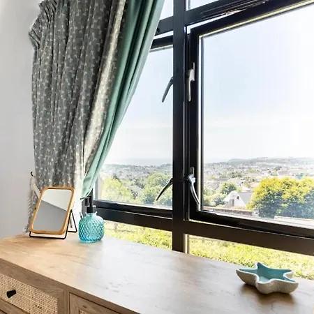5 Mins From The Eden Project Baybreeze Apartment, Sea Views, Super Kingsize Beds * 세인트오스틀
